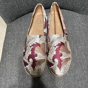 Naturalizer Floral Canvas Slip-Ons in Burgundy and Tan
